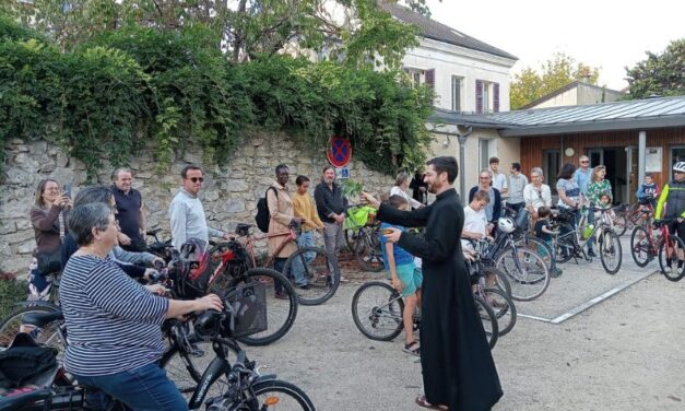 Bénédiction des vélos et trottinettes !